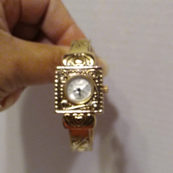 Nwot Geneva  Dress Watch - Picture 7 of 9